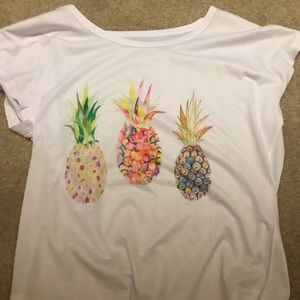 Super cute pineapple tee